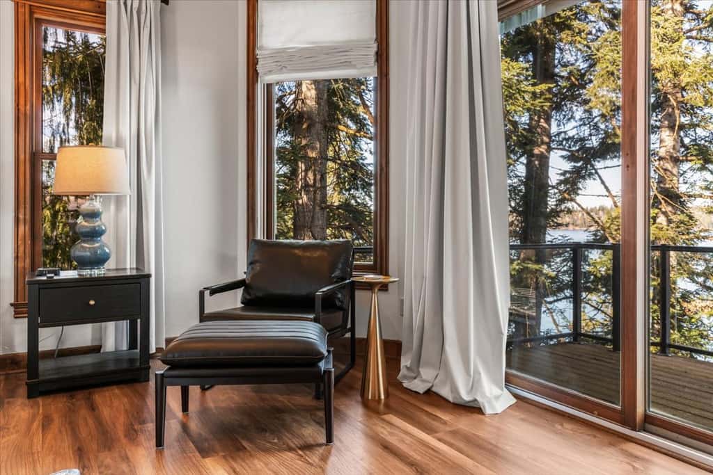 Unwind at Deja View Upper