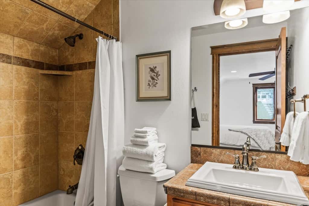 Unwind at Deja View Upper