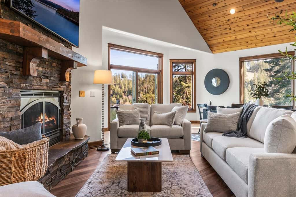 Unwind at Deja View Upper
