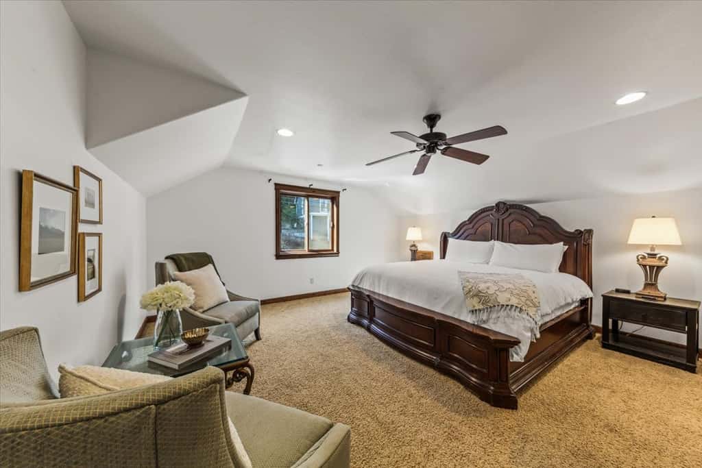 Unwind at Deja View Upper