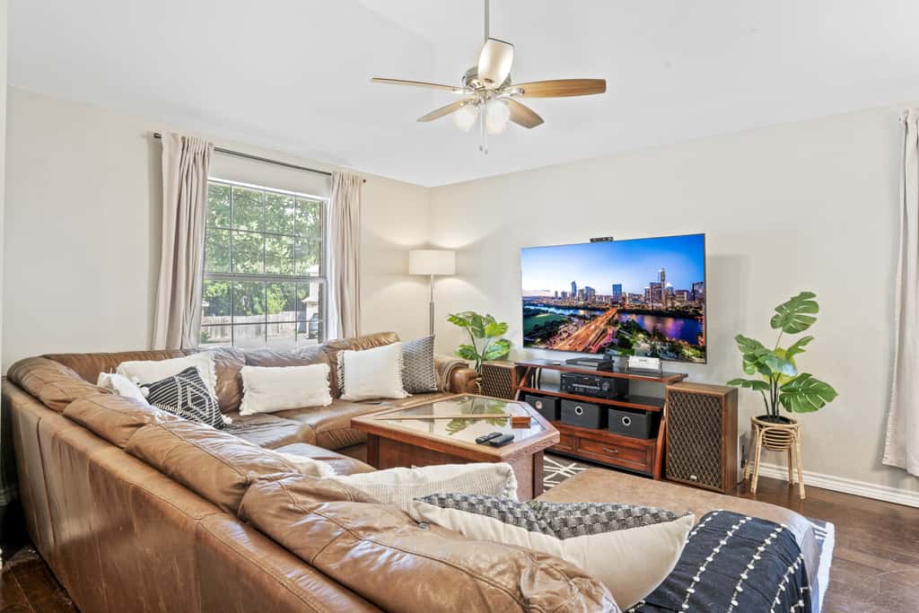 Close to Kalahari | King Beds | Fast WiFi | 3BR