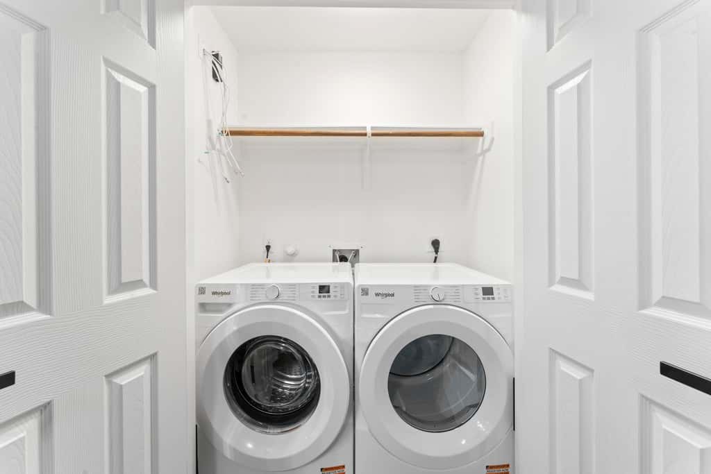 NRG MedCenter 2BD/2.5BA w FencedYard & WasherDryer