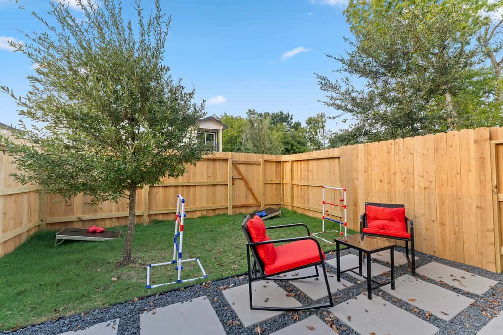 NRG MedCenter 2BD/2.5BA w FencedYard & WasherDryer