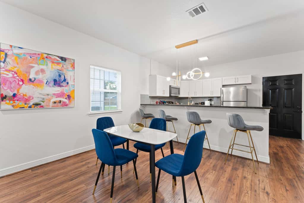 NRG MedCenter 2BD/2.5BA w FencedYard & WasherDryer