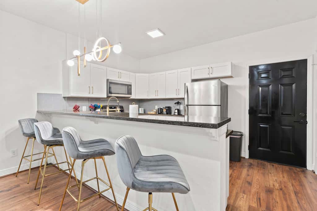 NRG MedCenter 2BD/2.5BA w FencedYard & WasherDryer