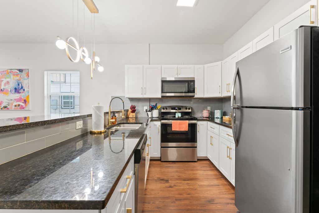 NRG MedCenter 2BD/2.5BA w FencedYard & WasherDryer