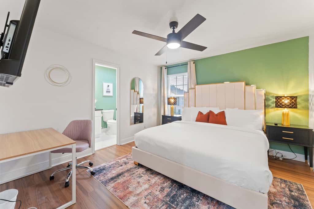 NRG MedCenter 2BD/2.5BA w FencedYard & WasherDryer