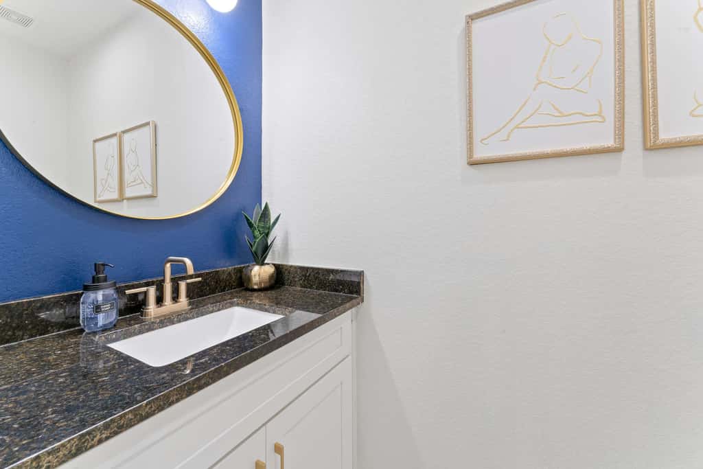 NRG MedCenter 2BD/2.5BA w FencedYard & WasherDryer