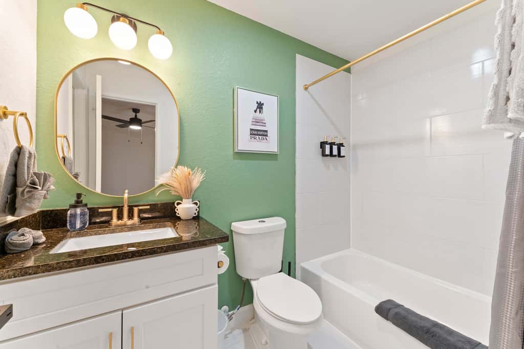 NRG MedCenter 2BD/2.5BA w FencedYard & WasherDryer