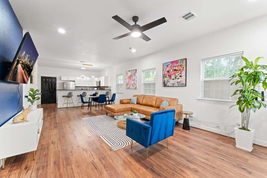 NRG MedCenter 2BD/2.5BA w FencedYard & King Bed