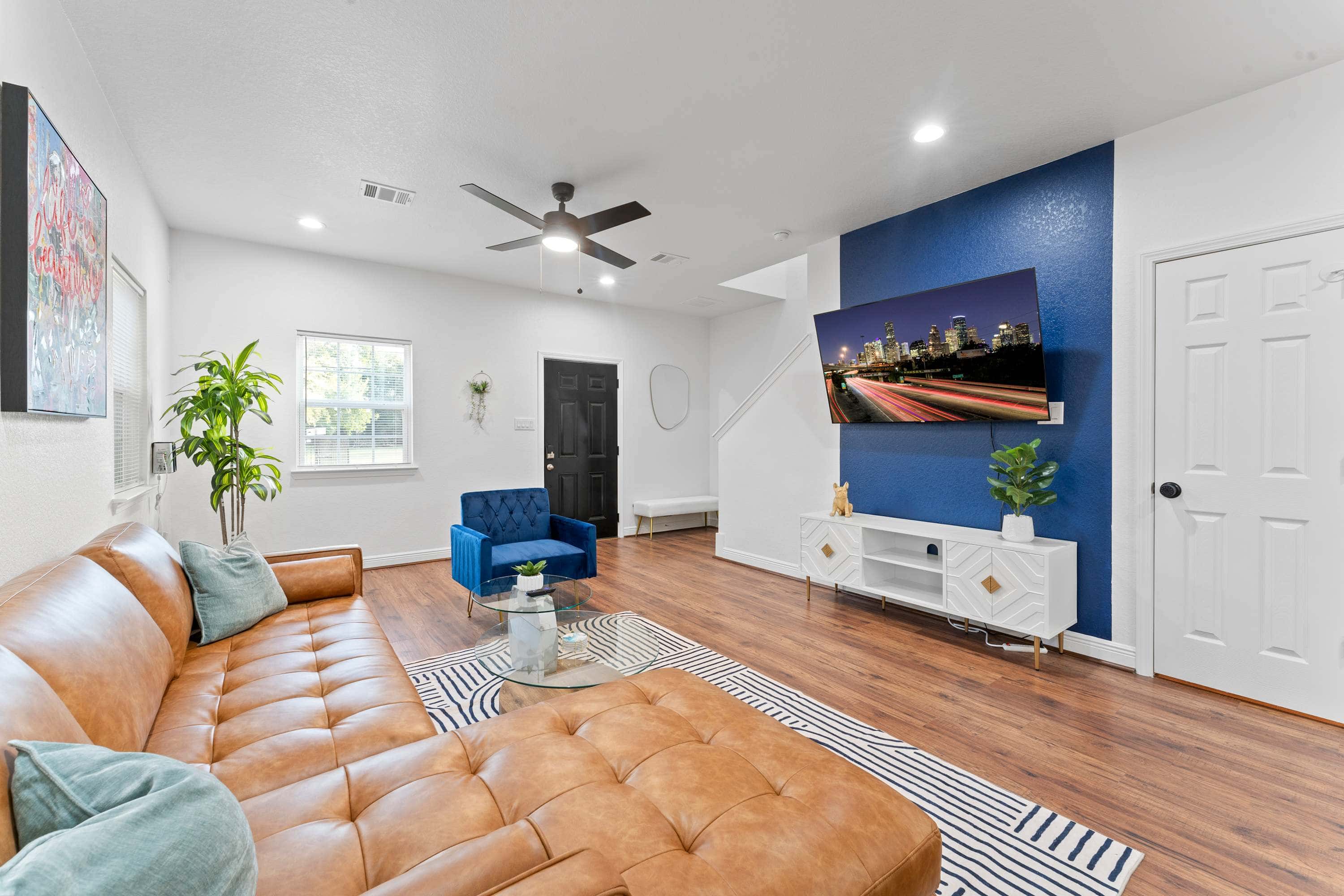 NRG MedCenter 2BD/2.5BA w FencedYard & King Bed