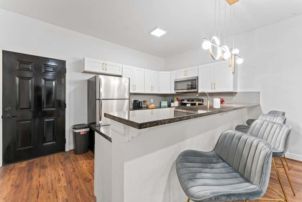 NRG MedCenter 2BD/2.5BA w FencedYard & King Bed