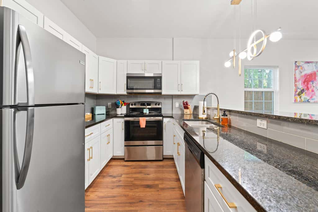 NRG MedCenter 2BD/2.5BA w FencedYard & King Bed