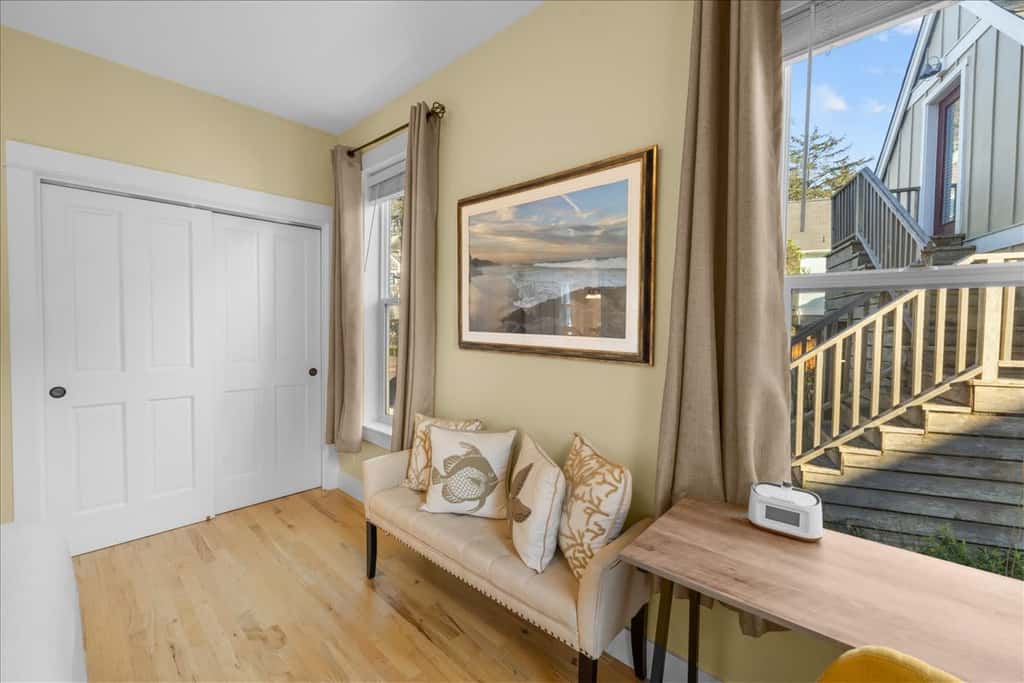 Family friendly home with game room, hot tub, steps to ocean
