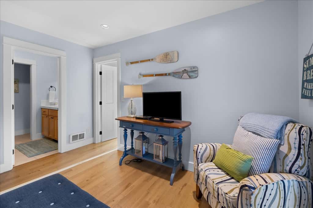 Family friendly home with game room, hot tub, steps to ocean