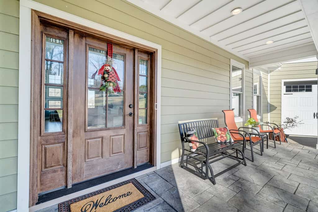 Serenity Shores - Private Lakefront Home with Dock