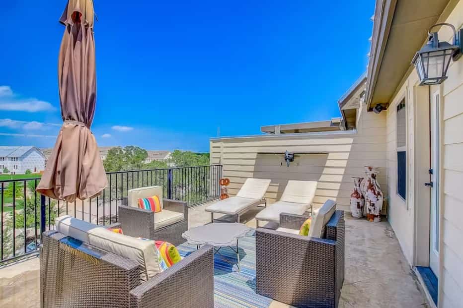 Bend in the River - Gorgeous 4-Level Brownstone with Rooftop Views