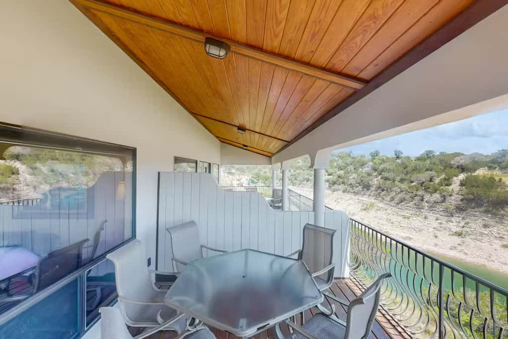 Shiraz Haus