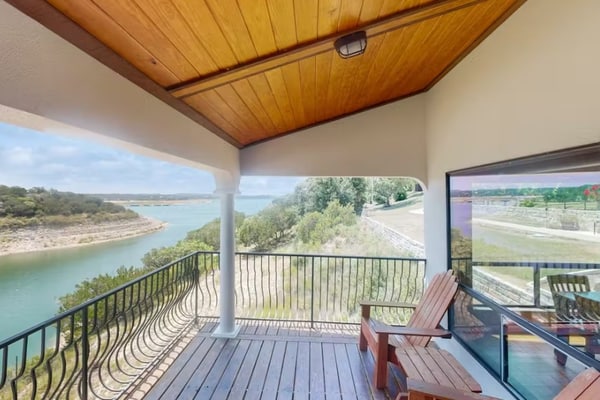 Lakeside Shiraz Haus w/Dock & Incredible Views. Rent as 2BR or 4BR w/ Next Door Unit