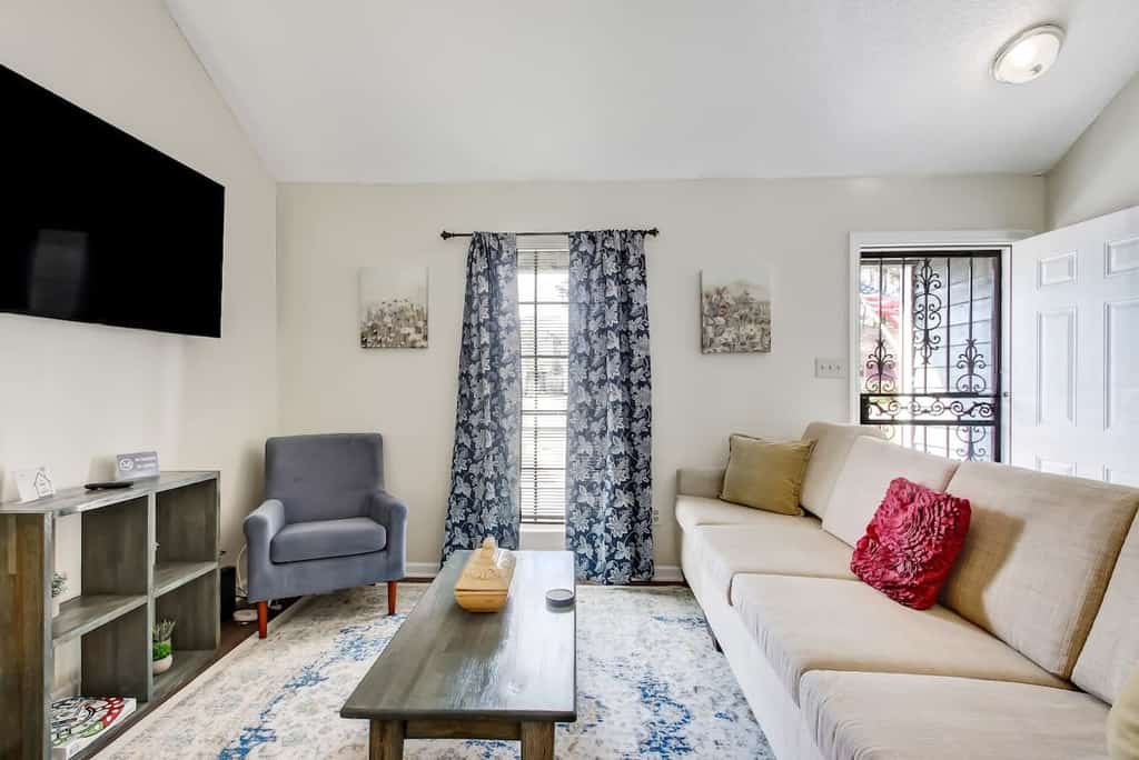 Mins to Downtown & Islands! Robinhood Cottage