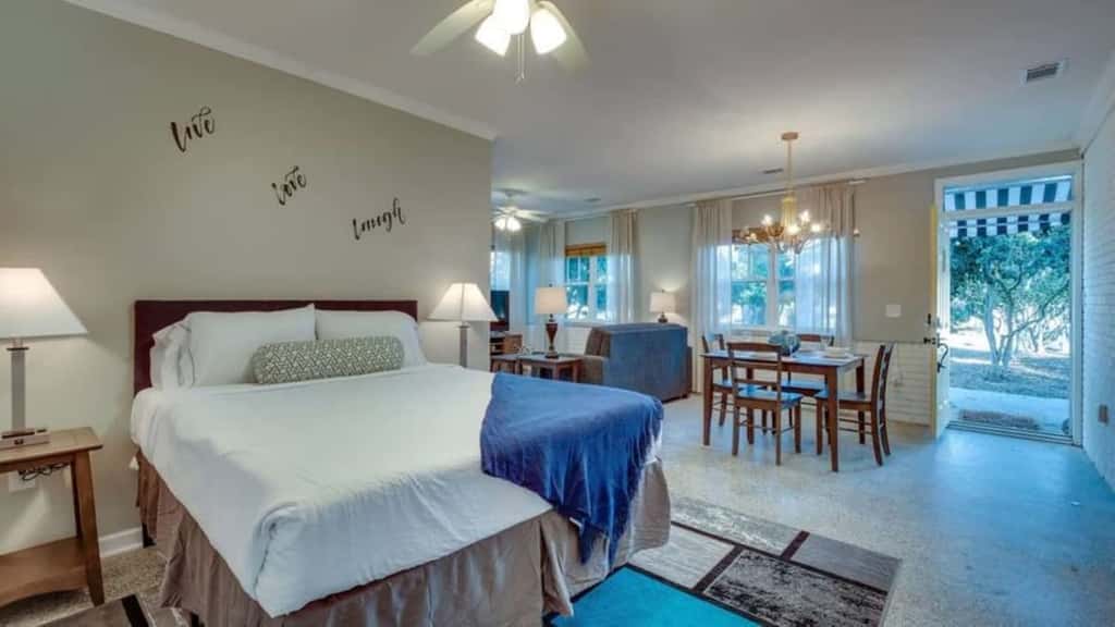Studio w/ Gazebo-Swanky Savannah Style