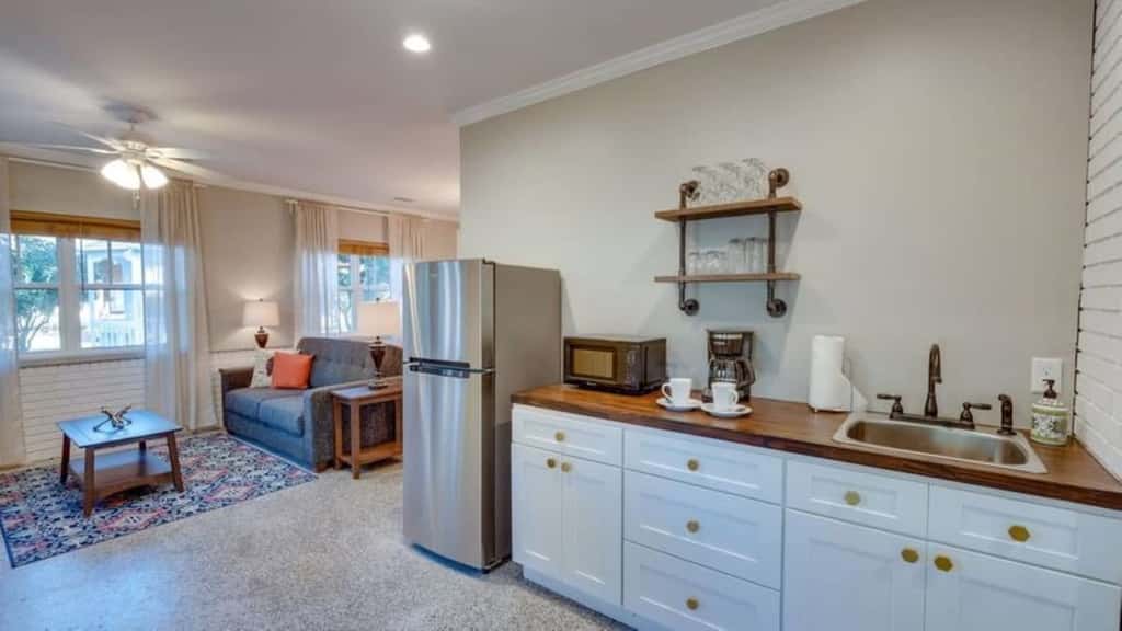 Studio w/ Gazebo-Swanky Savannah Style