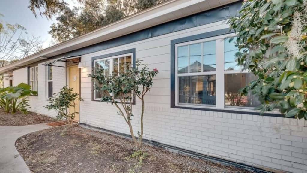 Studio w/ Gazebo-Swanky Savannah Style