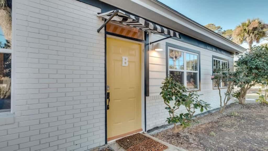 Studio w/ Gazebo-Swanky Savannah Style