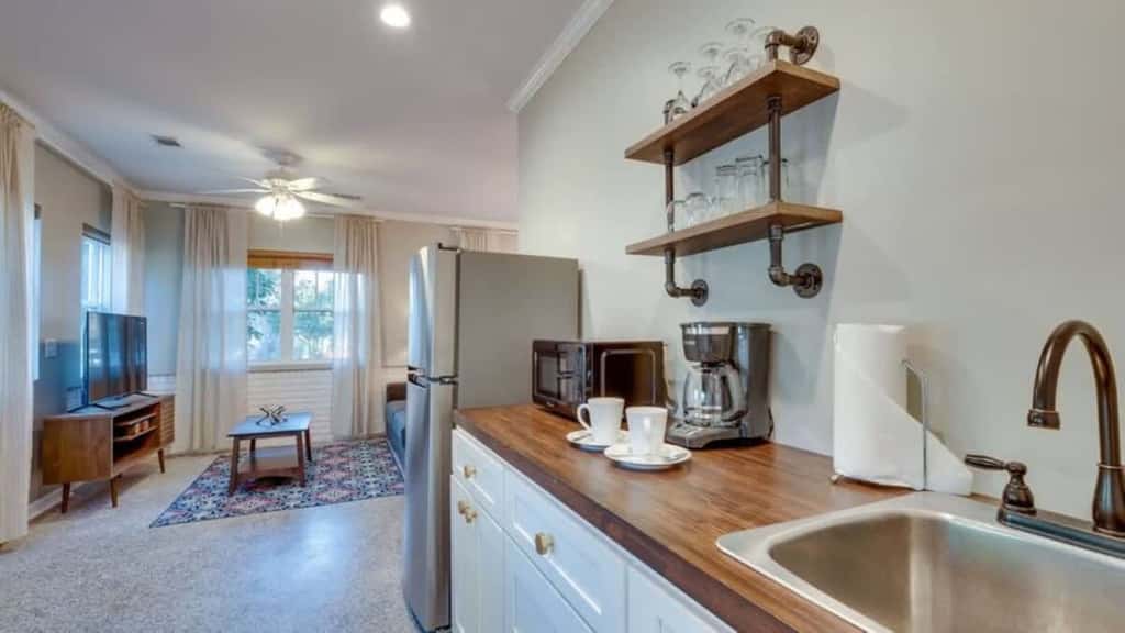 Studio w/ Gazebo-Swanky Savannah Style