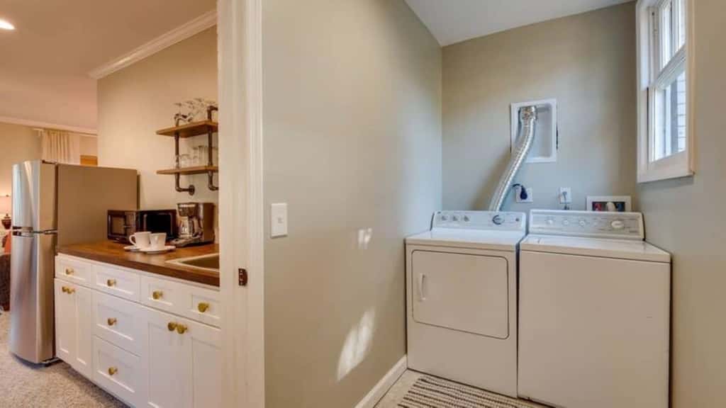 Studio w/ Gazebo-Swanky Savannah Style