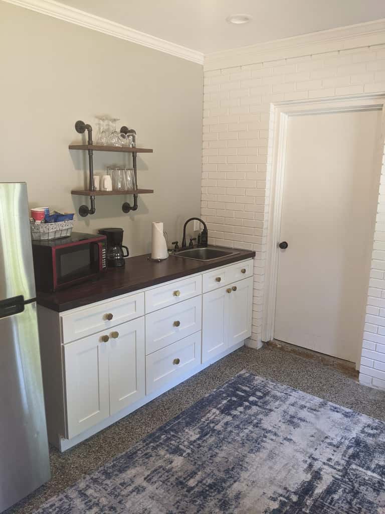 Studio w/ Gazebo-Swanky Savannah Style