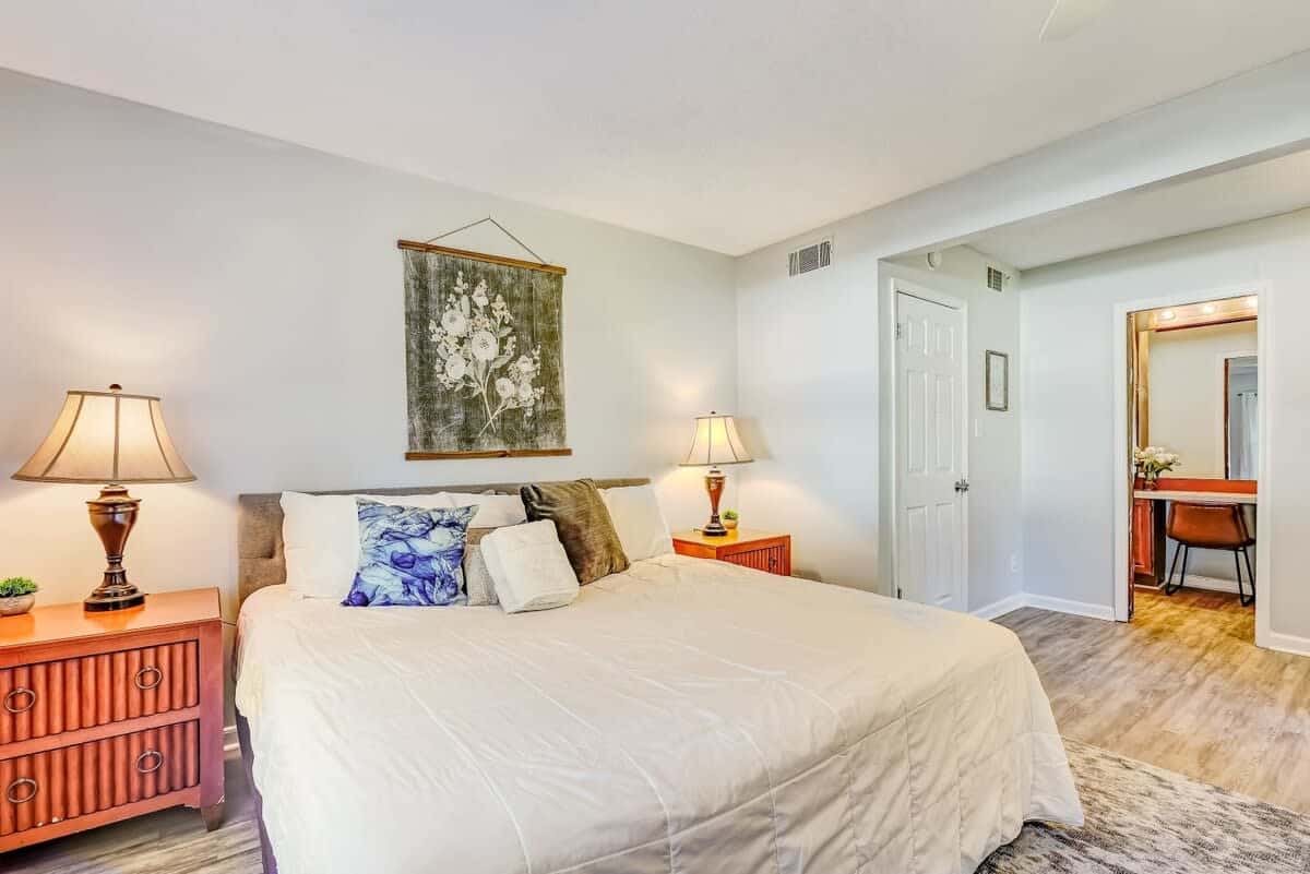 Near Downtown with a Pool! Oatland Island Escape