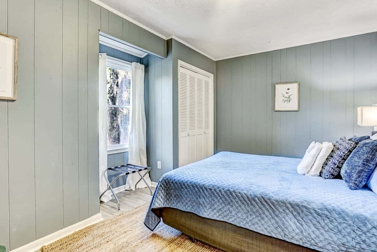 Near Downtown with a Pool! Oatland Island Escape