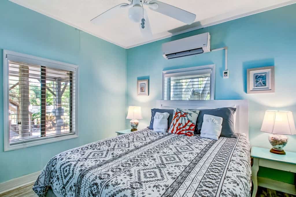 Beach Vacation! Walkable to Dining&Shopping-Unit A