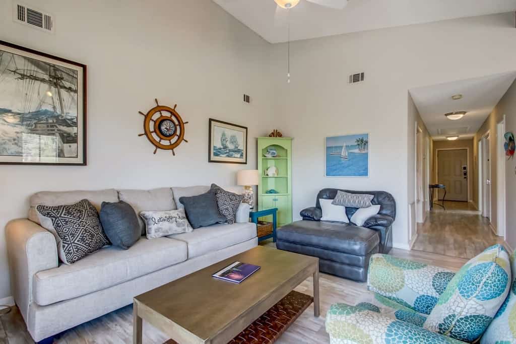 Upstairs Condo with Deck & Beach Boardwalk Access