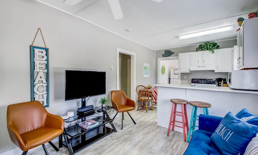 3 Independent Units, Beach Path Access & Parking