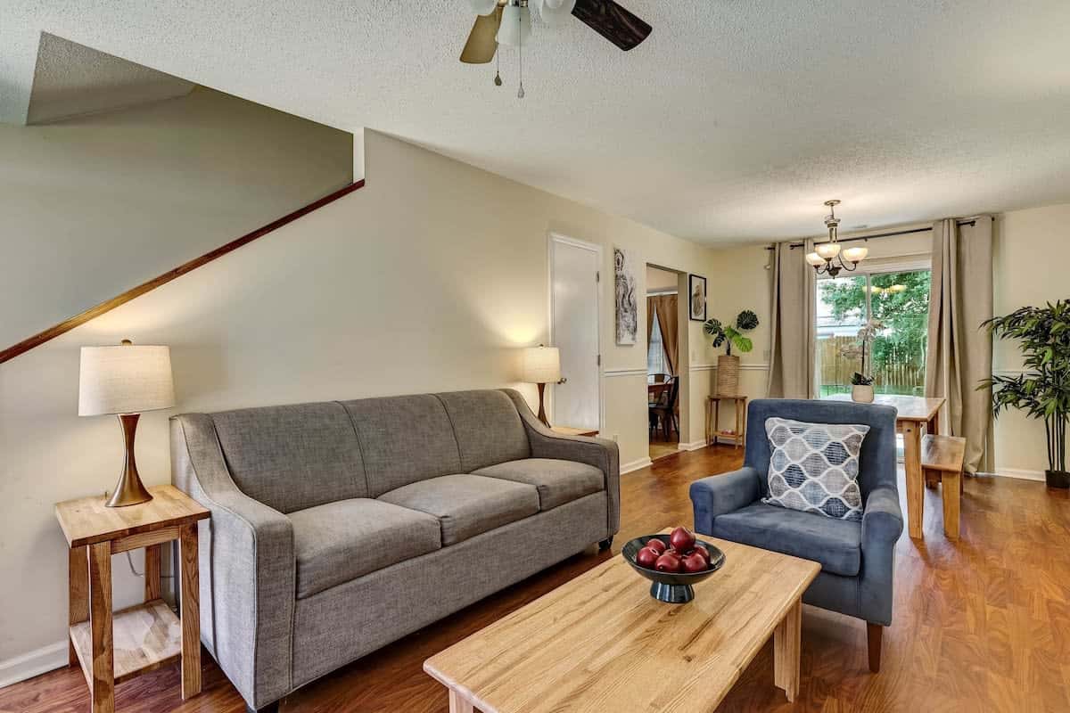 Fenced Yard w/ Pool! Laurelwood Lodging