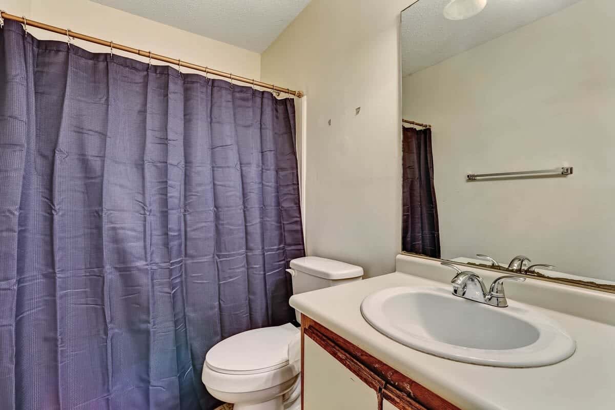 Fenced Yard w/ Pool! Laurelwood Lodging