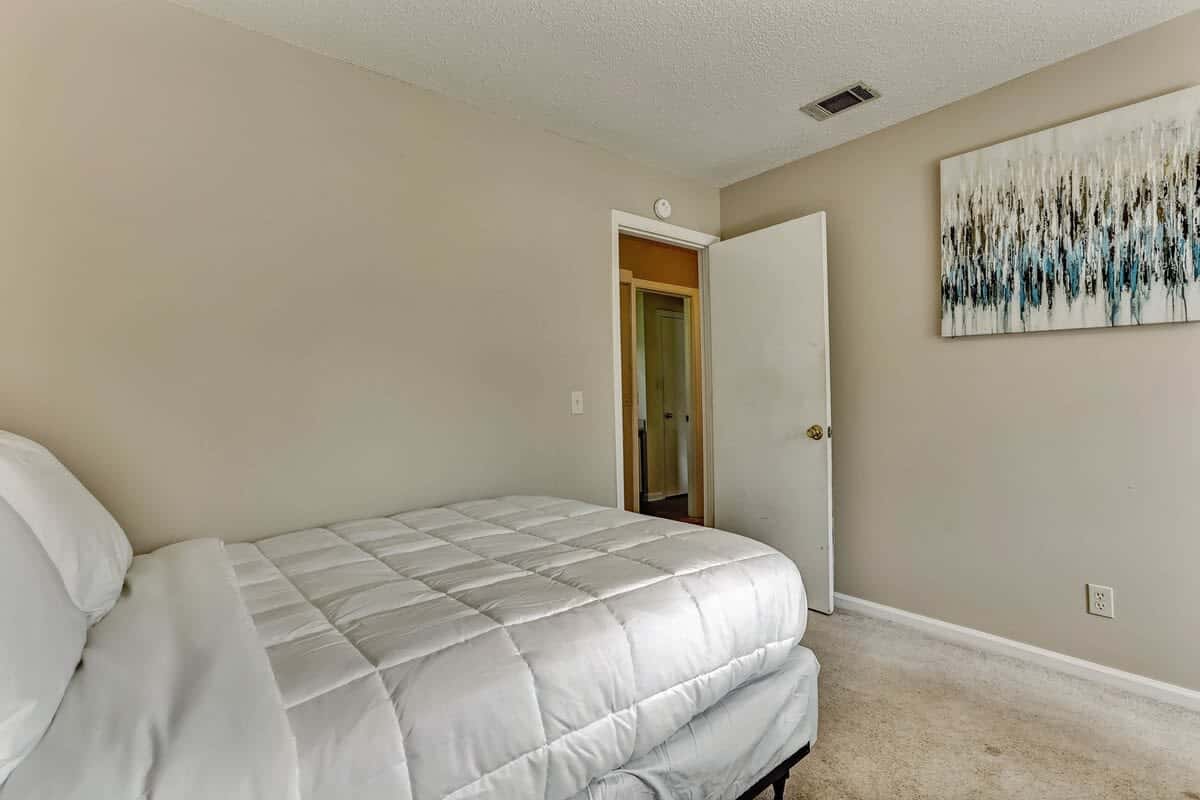 Fenced Yard w/ Pool! Laurelwood Lodging
