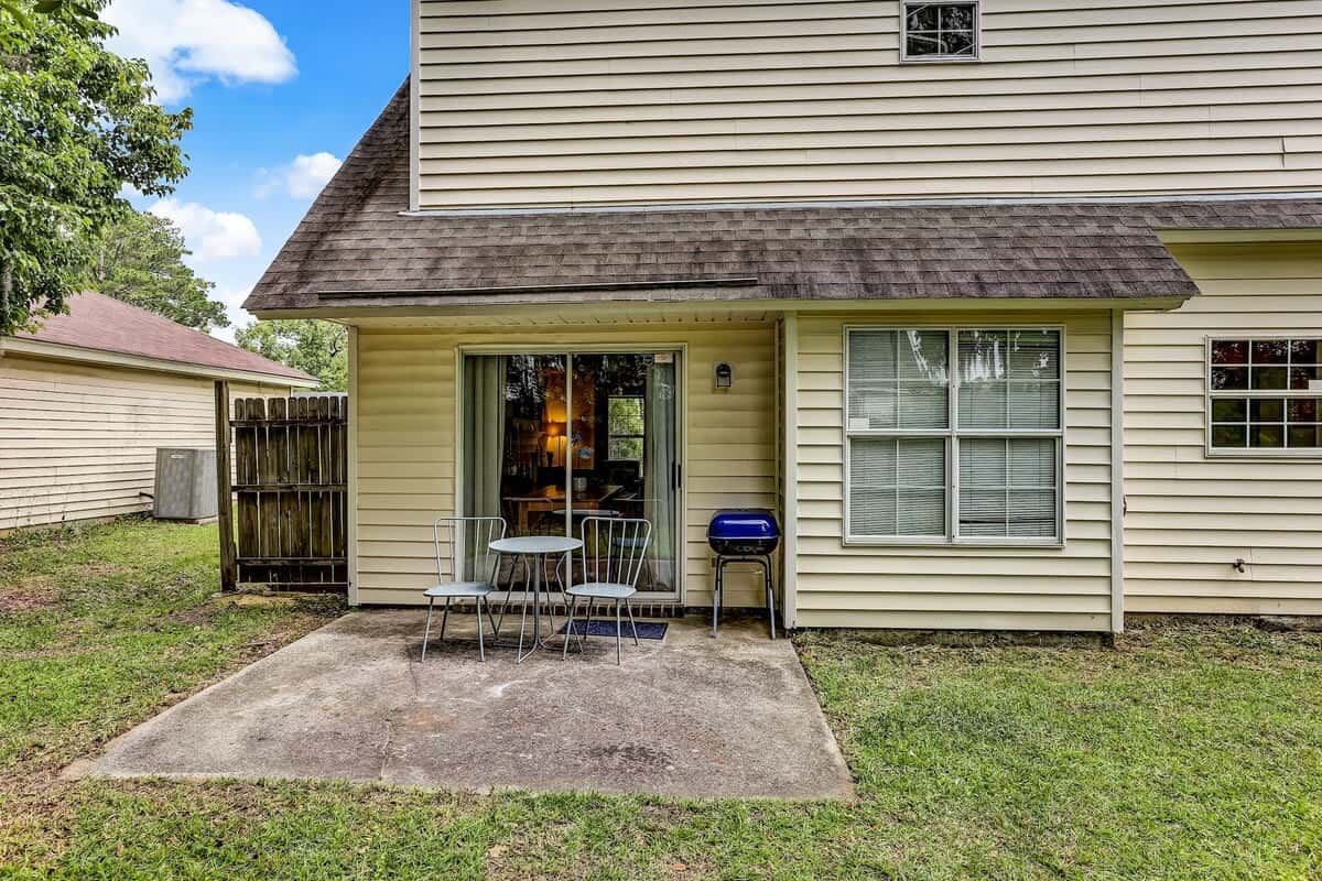 Fenced Yard w/ Pool! Laurelwood Lodging