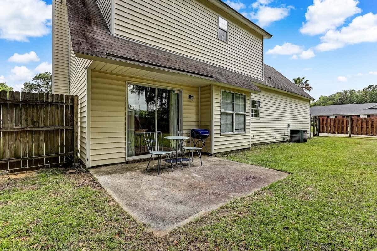 Fenced Yard w/ Pool! Laurelwood Lodging