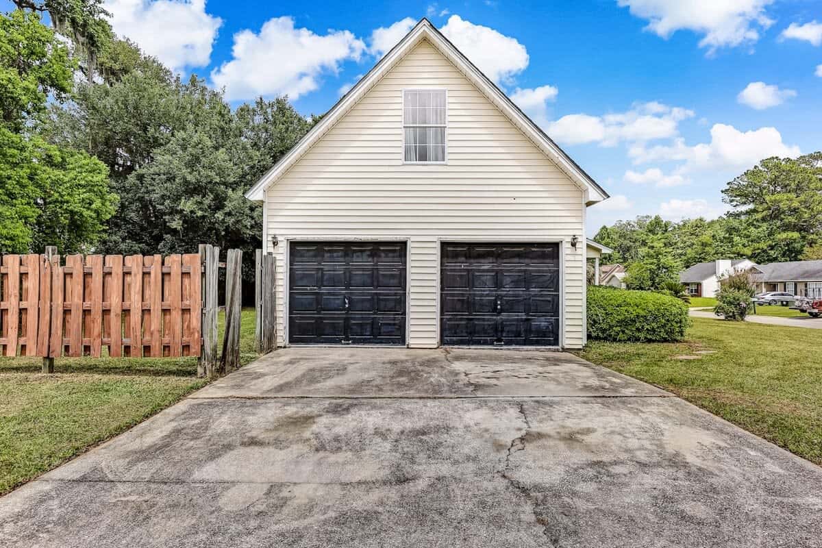 Fenced Yard w/ Pool! Laurelwood Lodging
