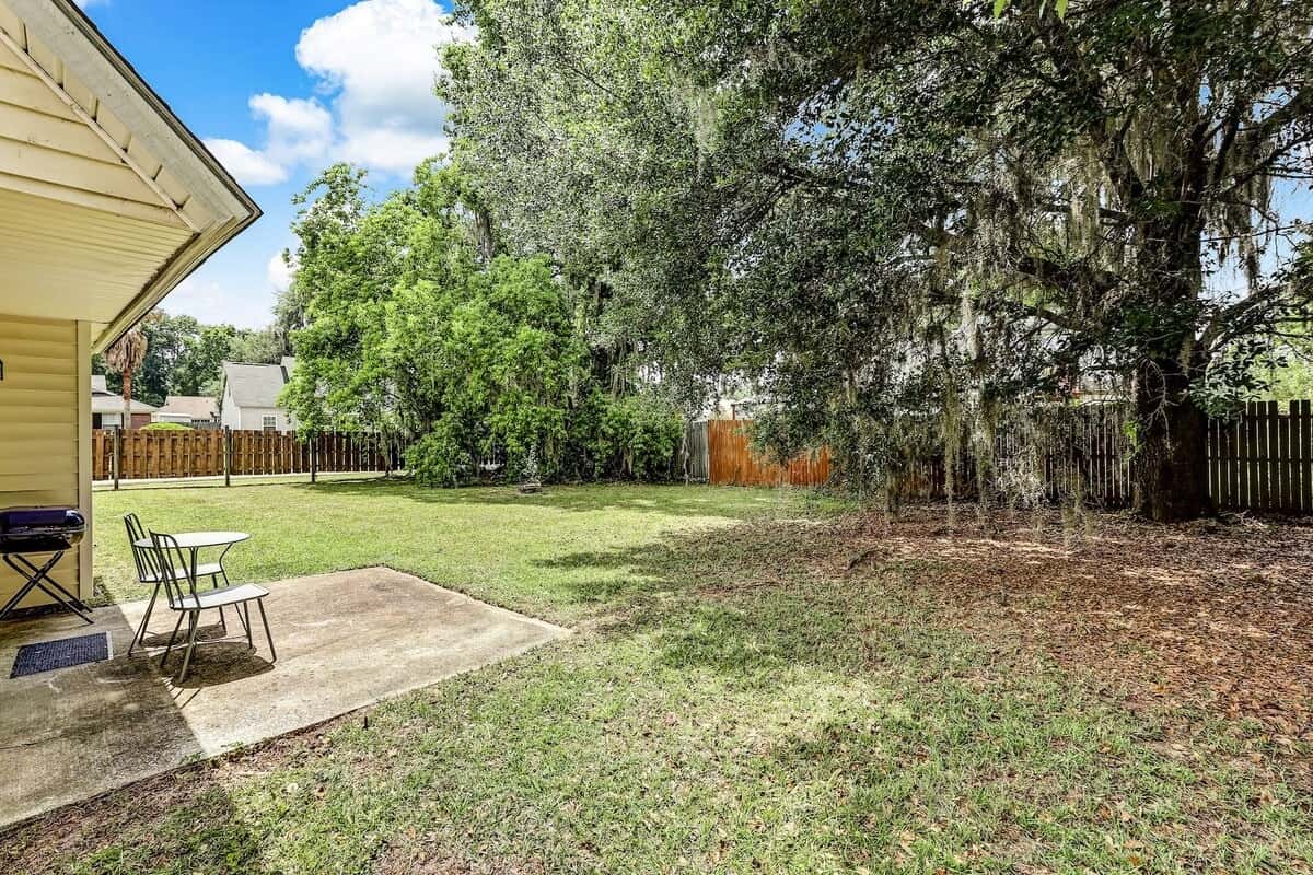 Fenced Yard w/ Pool! Laurelwood Lodging