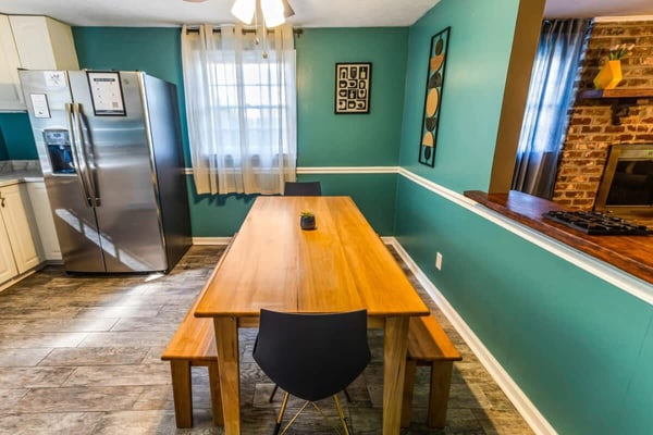 Fenced Yard, Ping Pong & BBQ Grill Near Downtown