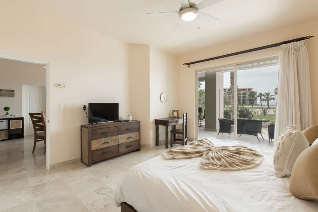 Beautiful ground floor condo at Paraíso del Mar