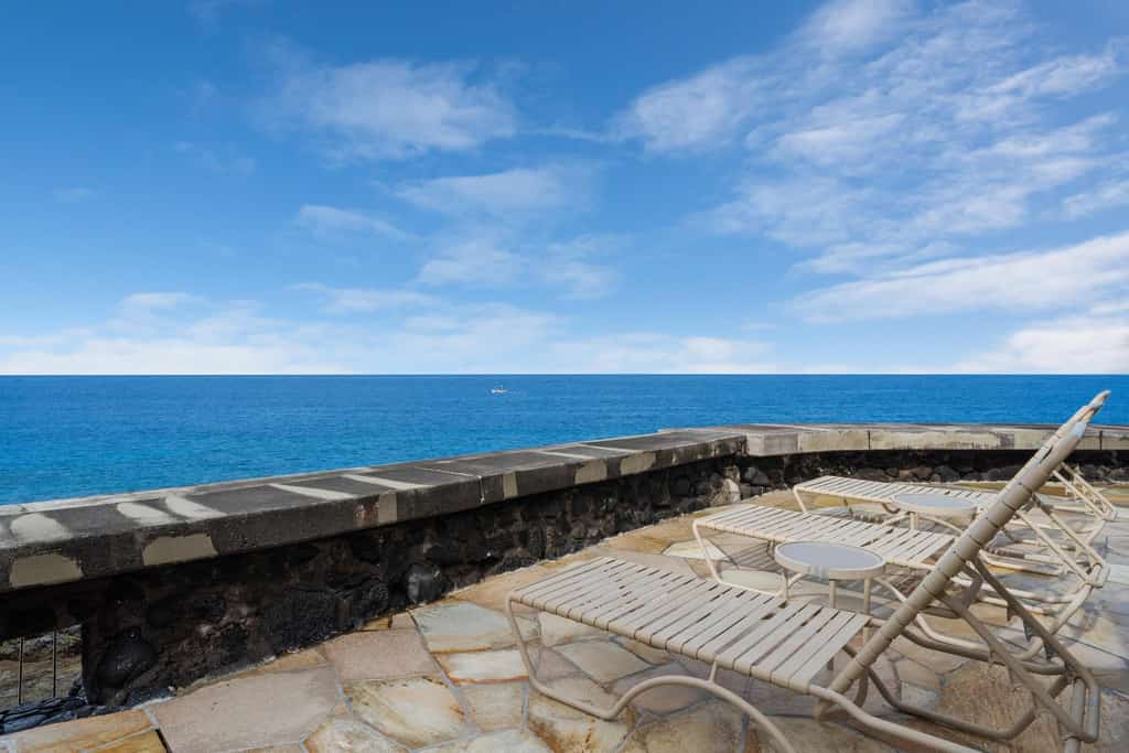 Amazing Oceanfront Condo 🐠 with Out of this World Ocean Views! 🌅 - Hale Kona Kai 203