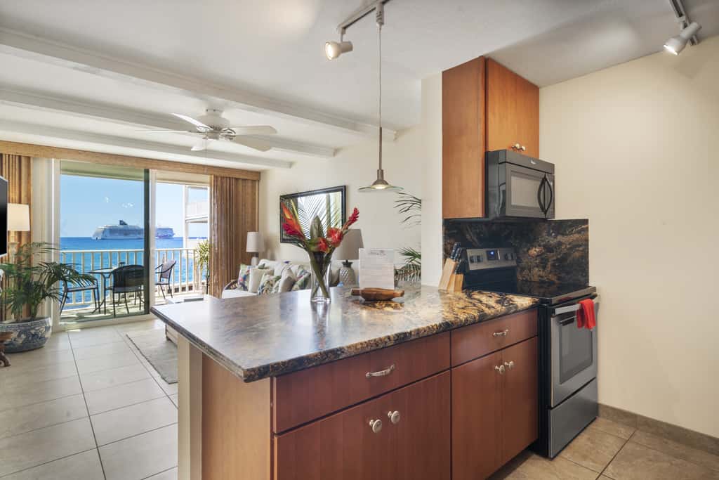 Hale Kona Kai 206
