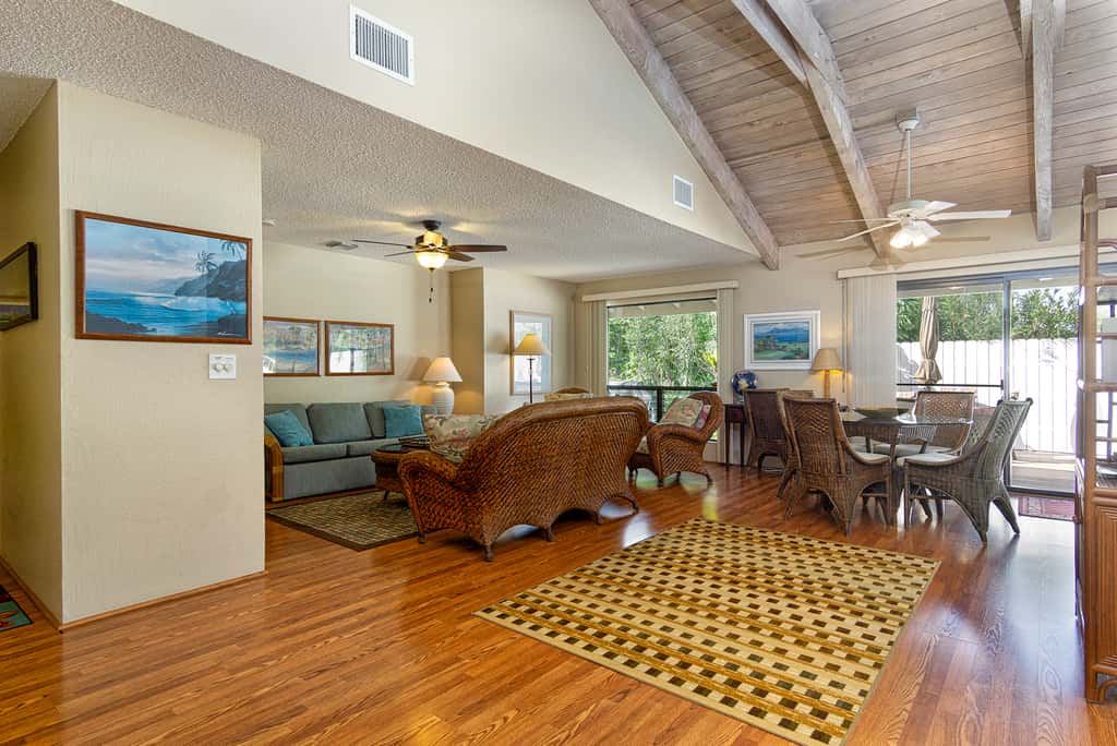Hale Naniloa - White Sands Beach Home