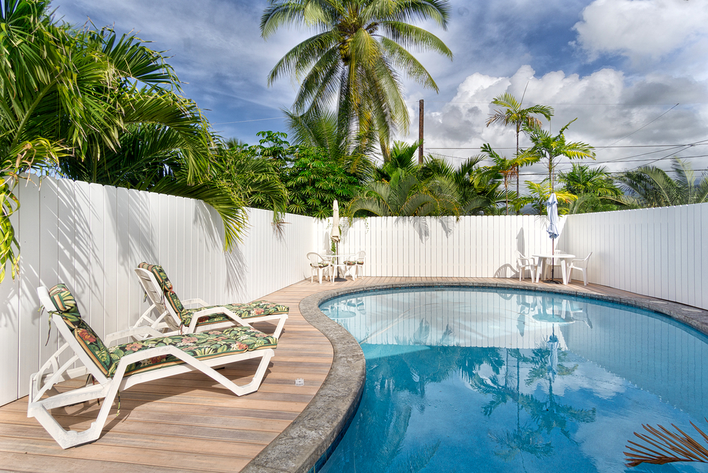 Hale Naniloa - White Sands Beach Home