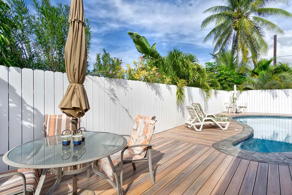 Hale Naniloa - White Sands Beach Home
